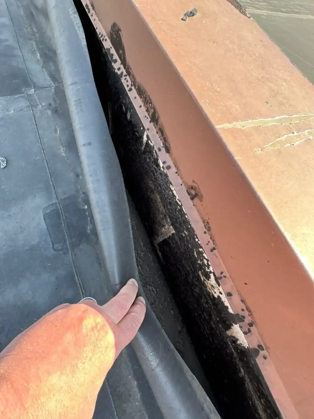 Manufacturer-certified roof installation in Kirklin